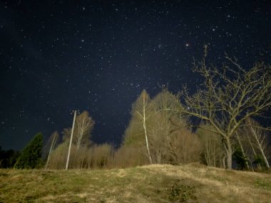 Gece gökyüzündeki yıldızlar