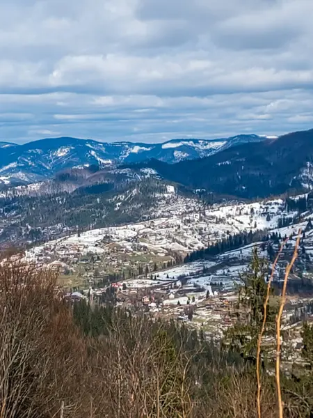 Karpat Dağlarının güzel manzarası