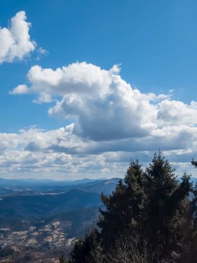 dağlarda güzel manzara