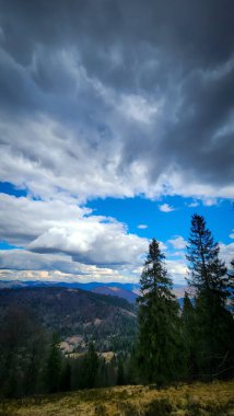 Dağların güzel manzarası