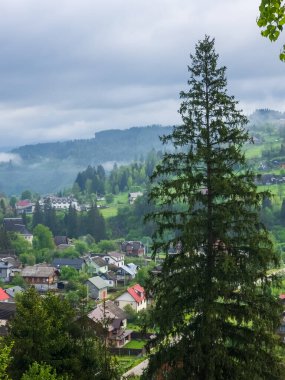 Avusturalya dağlarındaki raz köyü..