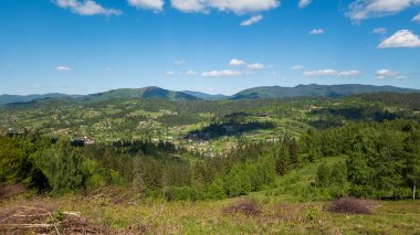 Ukrayna Karpatlarının güzel manzarası