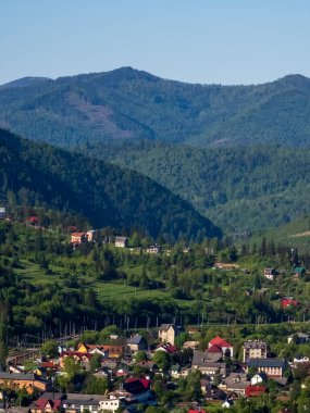 Ukrayna 'daki Karpat Dağları Köyü.