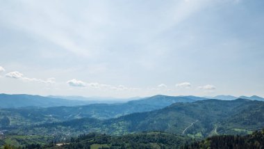 Yazın Karpat Dağları 'nın güzel manzarası.