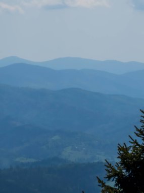 Dağların güzel manzarası