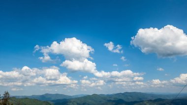 Dağların güzel manzarası