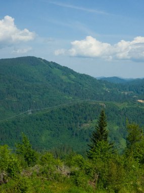 Dağlı güzel bir manzara.