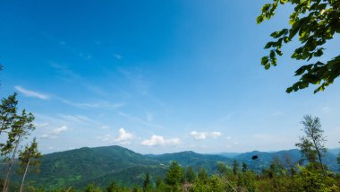 Ukrayna Karpatlar güzel dağ manzarası.