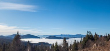 yukarıdan dağ manzarası.