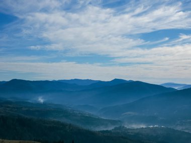 dağlarda güzel manzara