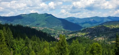 Dağların güzel manzarası