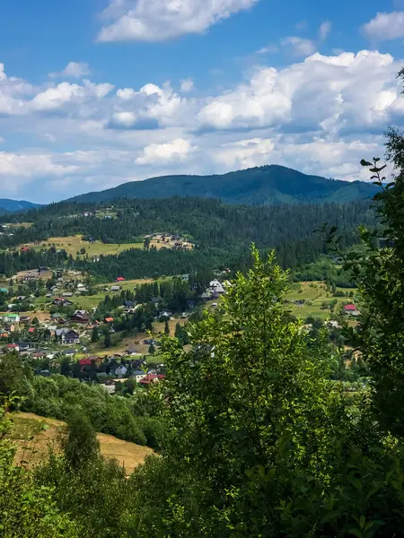Köyden dağlara yaz manzarası