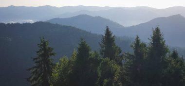 Karpatlar 'daki güzel dağlar, Ukrayna