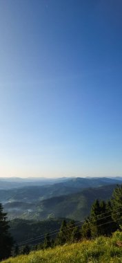 Sabahları dağların güzel manzarası