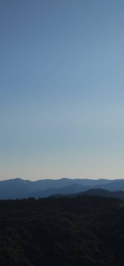 Dağların ardında güzel bir gün batımı