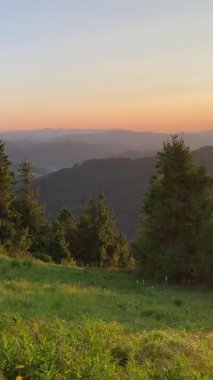 Karpatlar 'da günbatımı