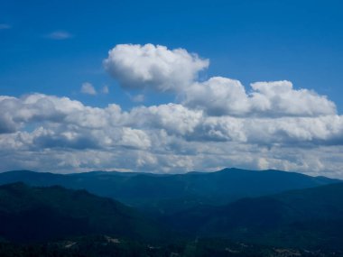 Dağların güzel manzarası