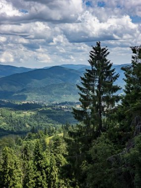 Dağların güzel manzarası