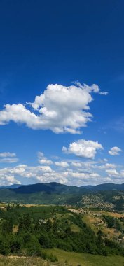 Dağlı güzel bir manzara.