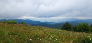 Dağların güzel manzarası