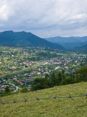 Köyün dağının manzarası