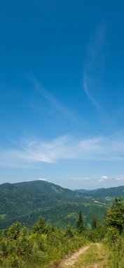 Dağlı güzel bir manzara.