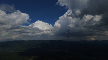 Karpatların dağlarının manzarası