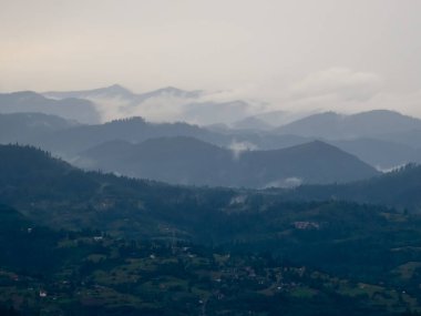 Dağların güzel manzarası