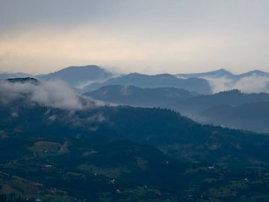 Dağların güzel manzarası