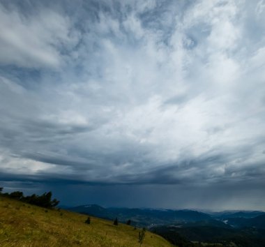 Dağların güzel manzarası