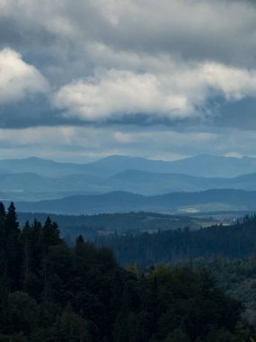 Dağların güzel manzarası