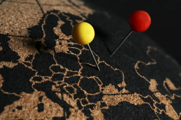 Ukrayna ve Rusya 'nın haritalı lobutlarıyla Avrupa haritası. Askeri çatışma kavramı ve Rusya ile Ukrayna sınırındaki çatışmaların tırmanması