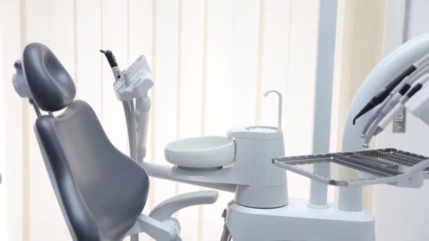 Интерьер Кабинета Стоматологической Практики Зубными Сверлами Инструментами Инструментами Современный Кабинет — стоковое видео