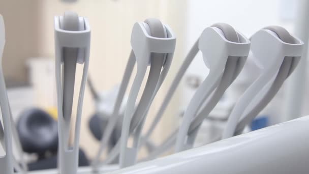 Diş Hekimliği Odasının Içi Diş Matkapları Aletler Aletlerle Dolu Modern — Stok video