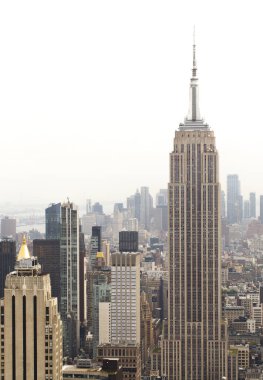 Top of the Rock 'tan Manhattan' ın silüeti. New York, ABD