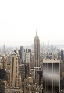 Top of the Rock 'tan Manhattan' ın silüeti. New York, ABD