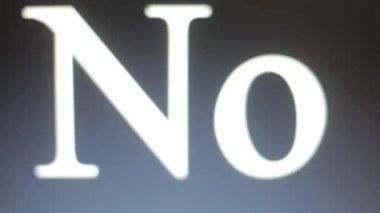 Cam yüzeyinde iz yok.