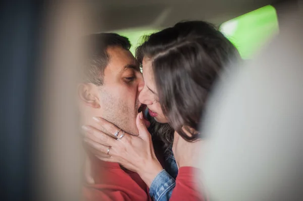 Leidenschaftliche Szene Eines Jungen Sexy Paares Das Sich Küsst Und — Stockfoto