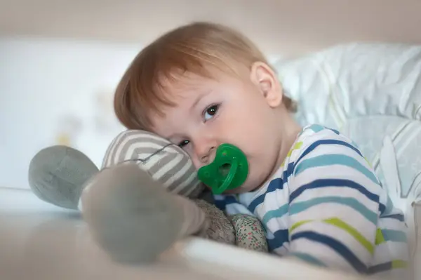 Tender Moment Sleepy Cute Baby Boy His Favorite Stuffed Toy — Stock Photo, Image