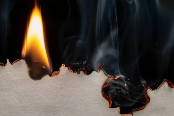 Brennendes Papier Glühender Papierrand Auf Schwarzem Hintergrund — Stockfoto