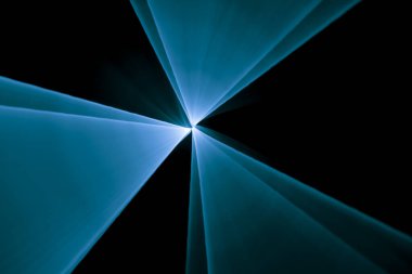 Sallanan ve kıvrılan ışık çizgileri