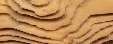 Eski ahşaptan yapılma, doğal doku.