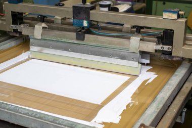 ekran yazdırma, otomatik ekran yazdırma makinesi