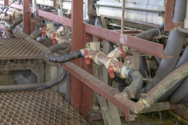 Elektrik motorları endüstriyel makineleri pompalıyor