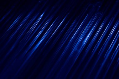 Karanlıkta parlayan optik fiber