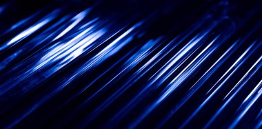 Karanlıkta parlayan optik fiber