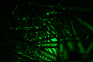 Karanlıkta parlayan optik fiber