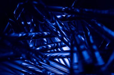 Karanlıkta parlayan optik fiber