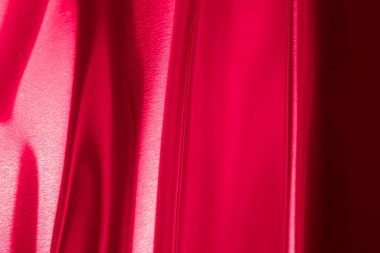 Görünür desenli kırmızı bükülmüş metal levha. arkaplan