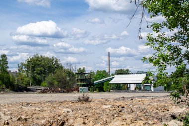 Maden sahasında endüstriyel makineler